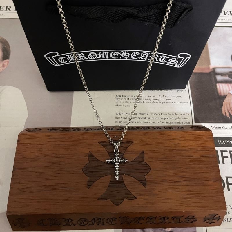 Ch**me He**ts necklaces
